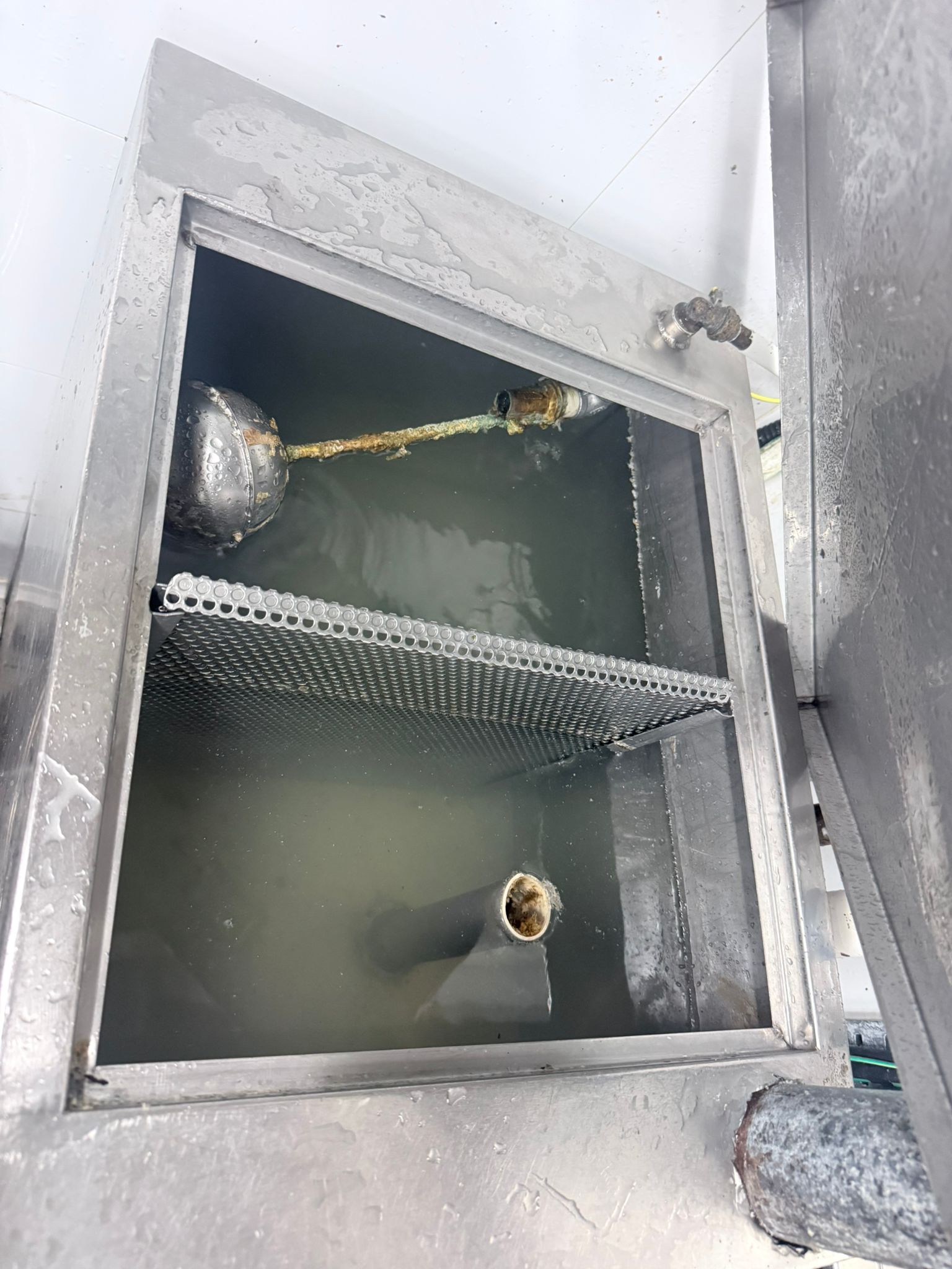 Commercial kitchen fume system deep cleaning service