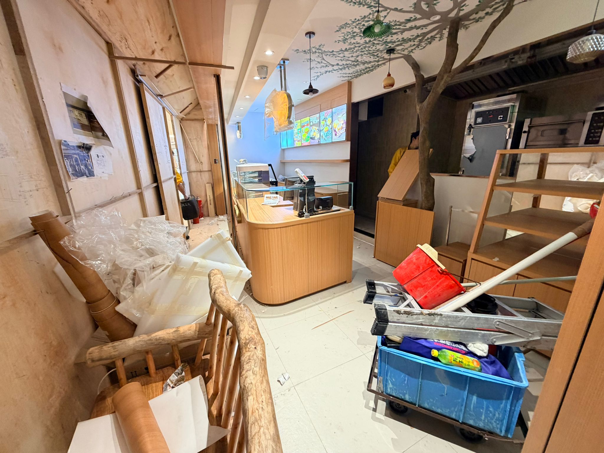 Decoration cleaning